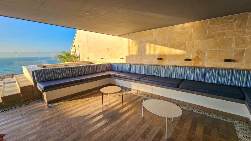 Hermoso apartamento con vista al mar - image 12