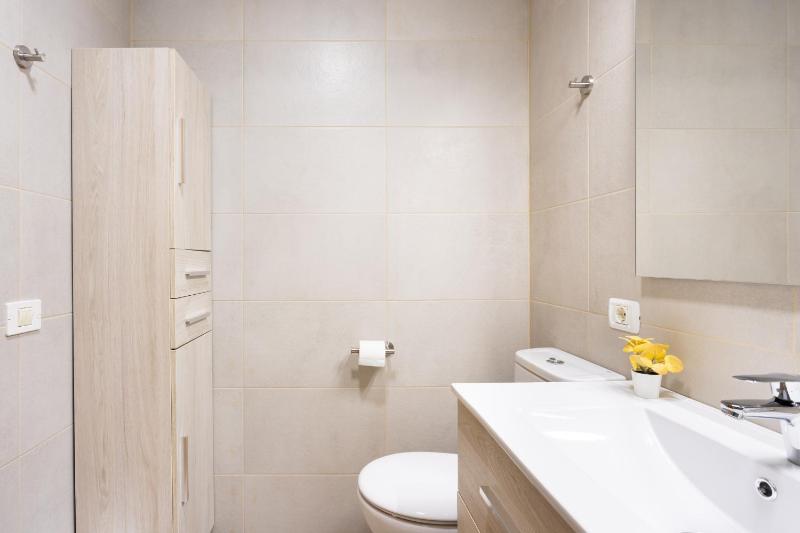 Amazing Ocean view & Pool Los Cristianos Achacay - image 4