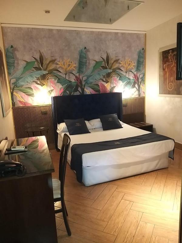 Double Room image 1