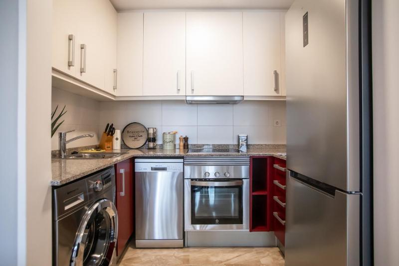 13MAL1077-Magnific 2br2bh flat in Sagrada Familia - image 2