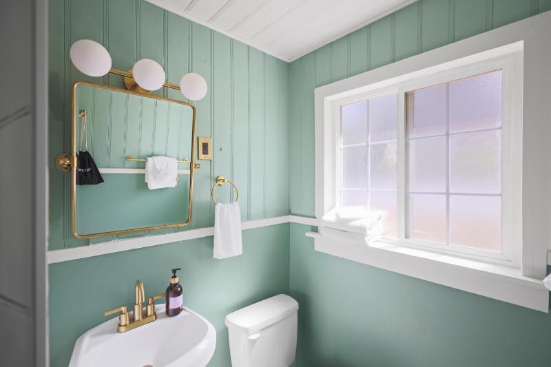 Two-Bedroom Chalet image 4
