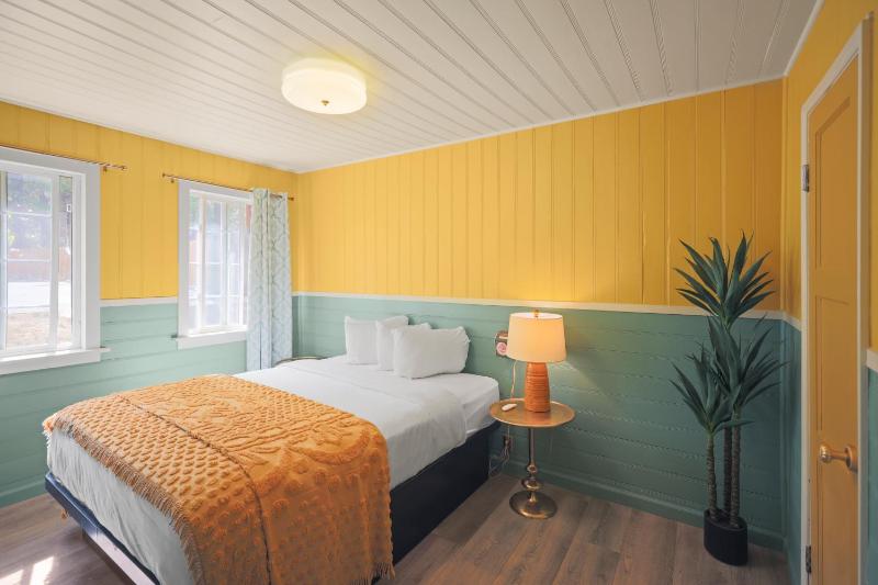 Sessions Retreat & Hotel - image 45