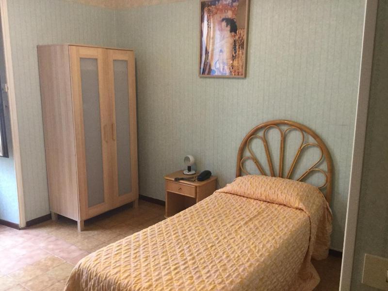 Single Room image 2