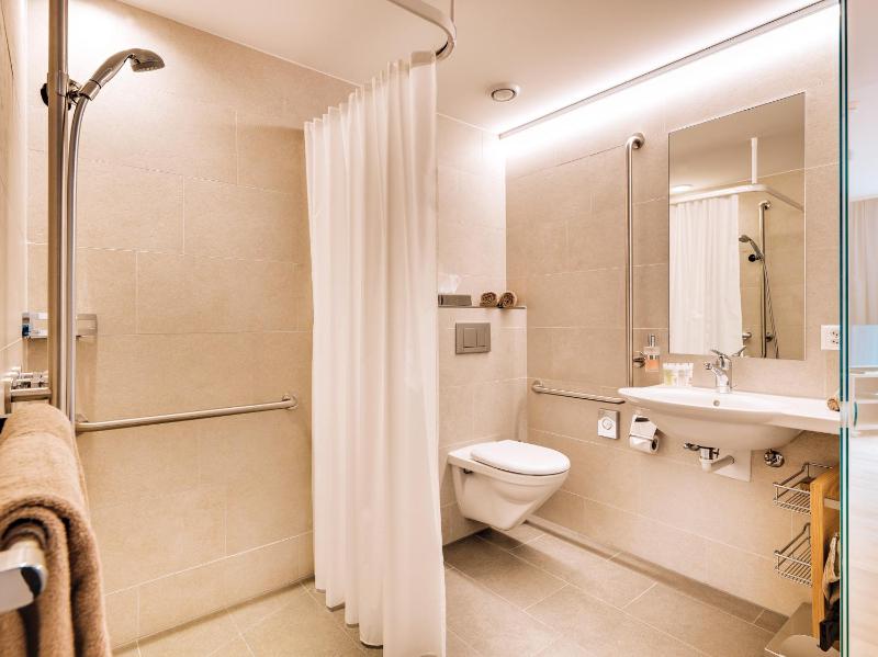 Twin Room - Disability Access image 4