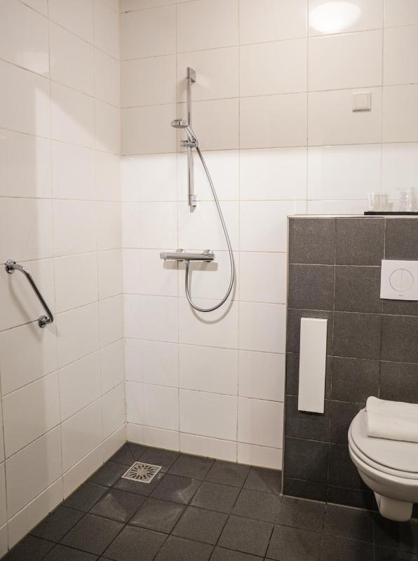 Classic Double Room image 3