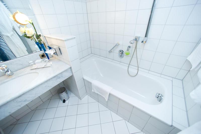 Deluxe Double Room image 3