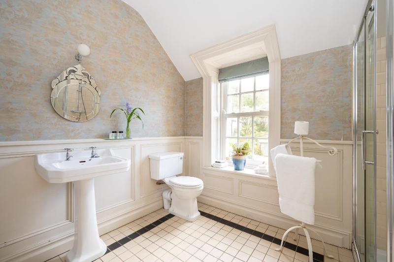 Superior Double Room image 3