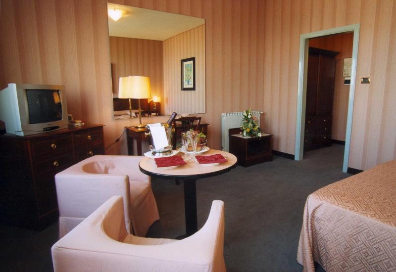 Double Room (1 Adult) image 1
