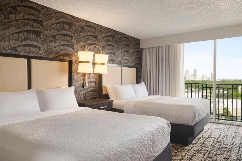 Premium Queen Suite with Two Queen Beds - Non-Smoking image 1