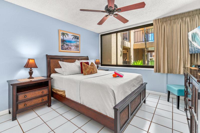 Rear Ocean View 2 Bedroom Single Level Condo at Kamaole Sands 9-305 - image 42