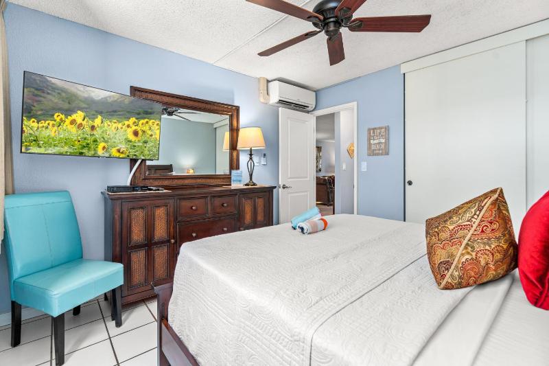 Rear Ocean View 2 Bedroom Single Level Condo at Kamaole Sands 9-305 - image 20