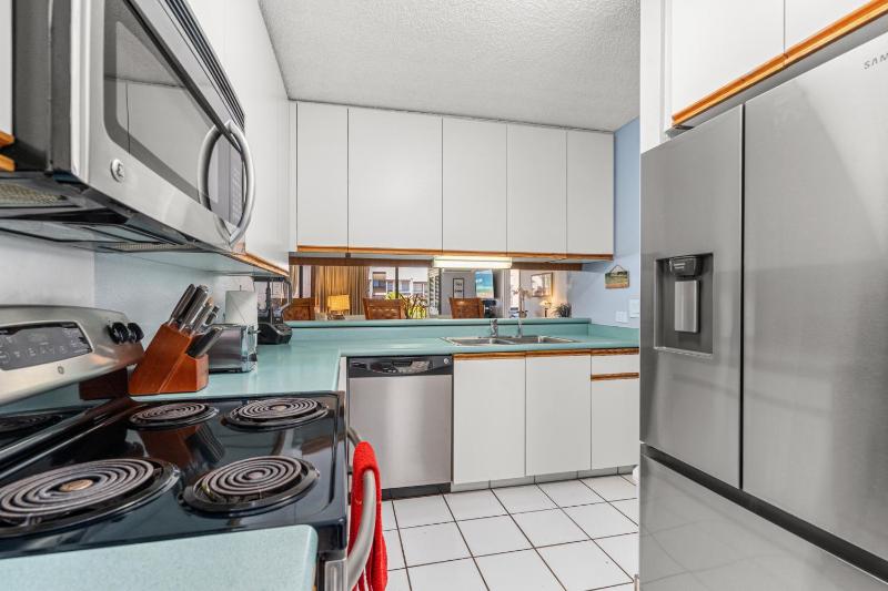 Rear Ocean View 2 Bedroom Single Level Condo at Kamaole Sands 9-305 - image 45