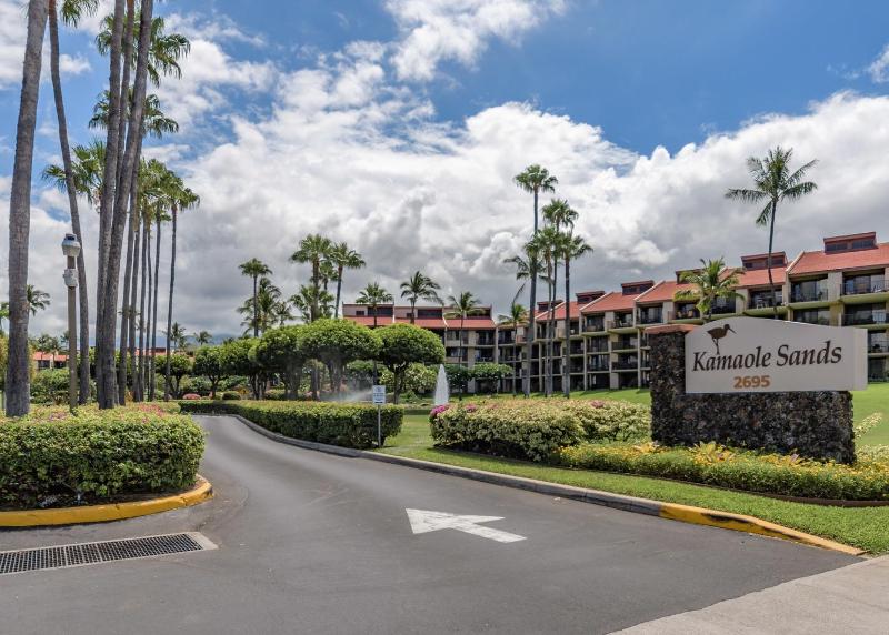 Rear Ocean View 2 Bedroom Single Level Condo at Kamaole Sands 9-305 - image 12