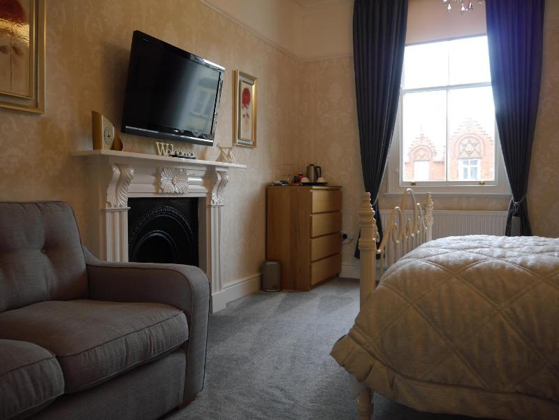King Room with Mountain View image 2