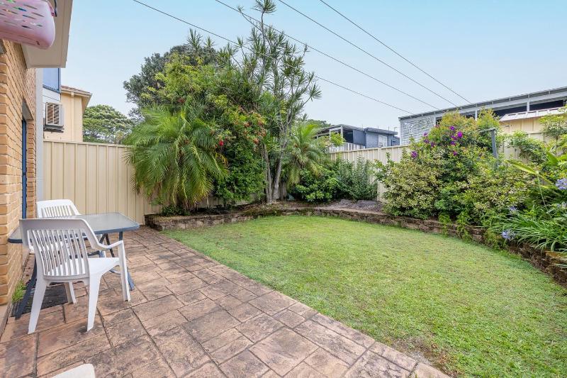 Tah Villa 1 68 Marine Dr - stunning views linen and air con - image 34