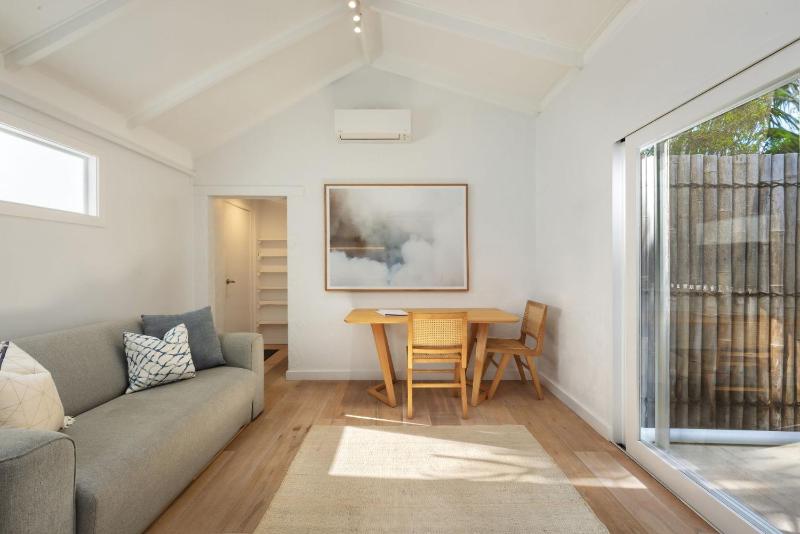 Apollo House and Studio - image 4