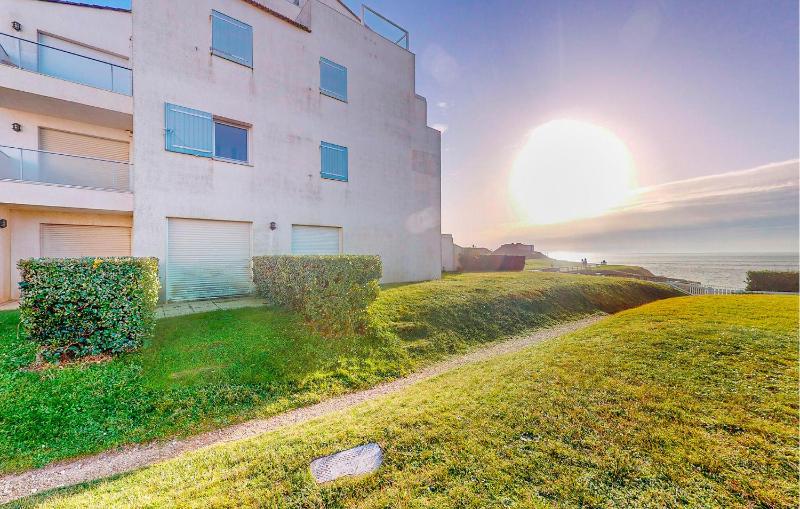 Gorgeous Apartment In Royan With House Sea View - image 13