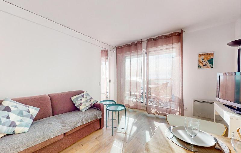 Gorgeous Apartment In Royan With House Sea View - image 5