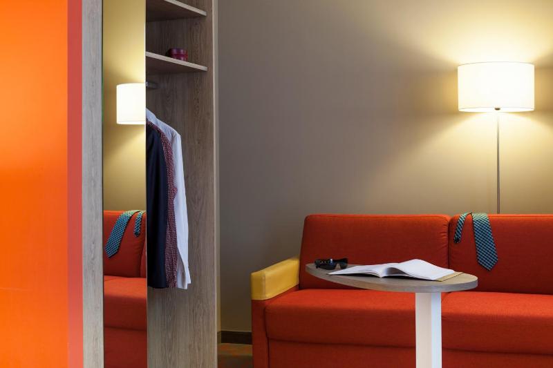 Standard Family Room image 3