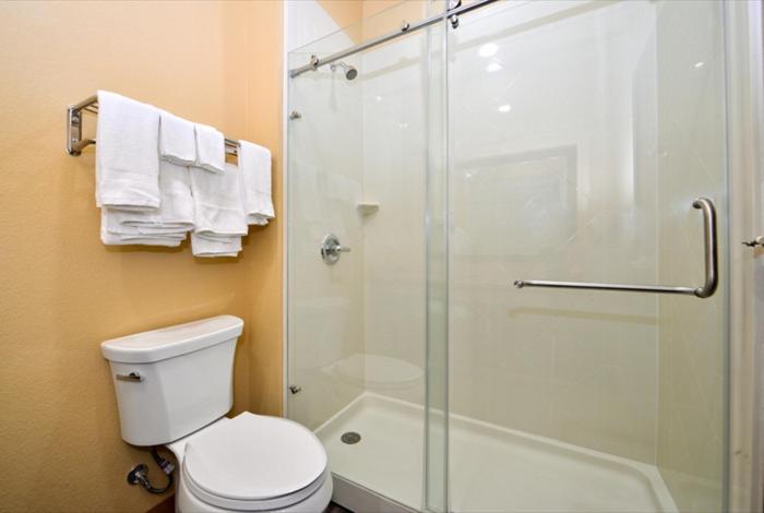 Double Room with Two Double Beds image 4