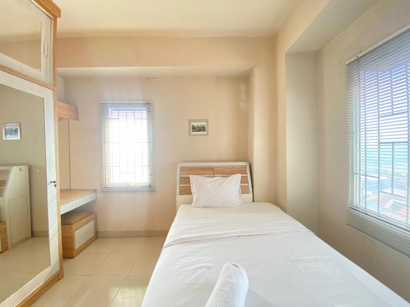 Cozy 2BR at Pinewood Apartment By Travelio - image 15