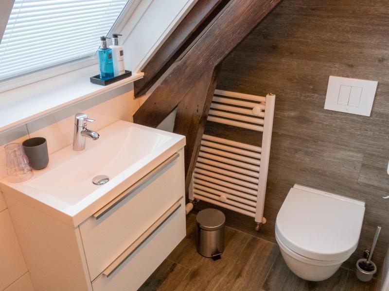 One-Bedroom Apartment image 3
