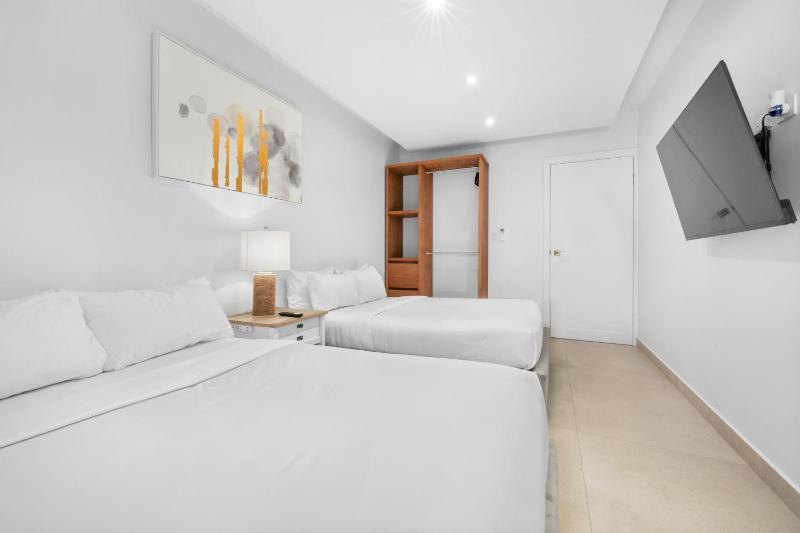 10BR Oceanfront Oasis Villaplaya Bocobay - image 23