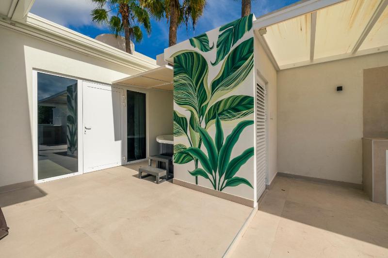 10BR Oceanfront Oasis Villaplaya Bocobay - image 34