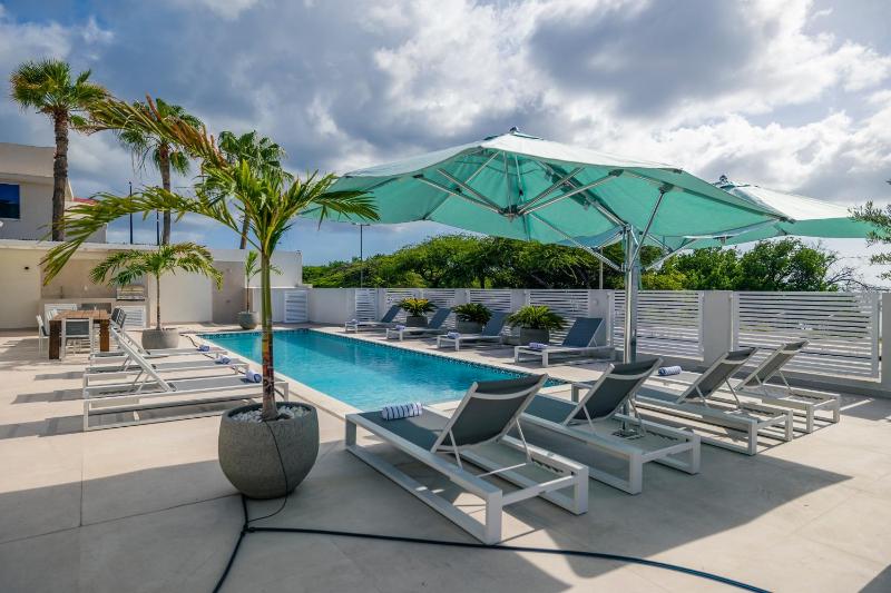 10BR Oceanfront Oasis Villaplaya Bocobay - image 7