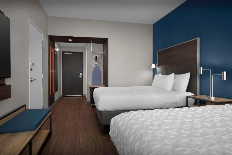 Queen Room with Two Queen Beds and Walk-In Shower image 4