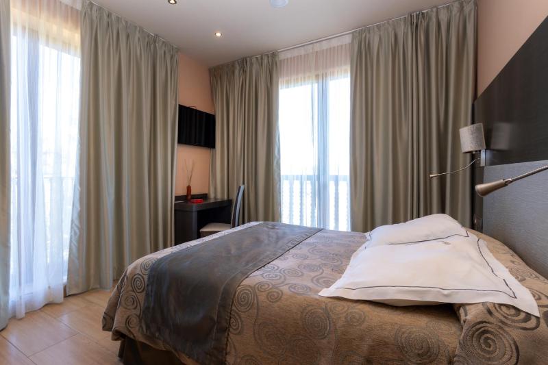 Business Single Room image 4