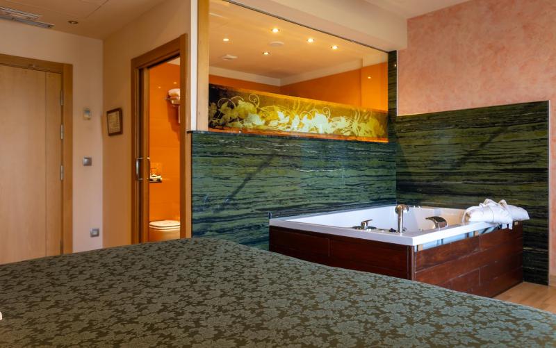 Superior Double Room image 4
