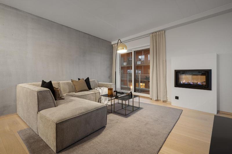 City Home Aurora - image 45