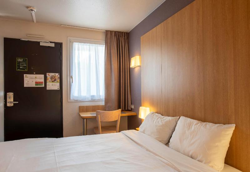 Classic Quadruple Room - Non Smoking image 1