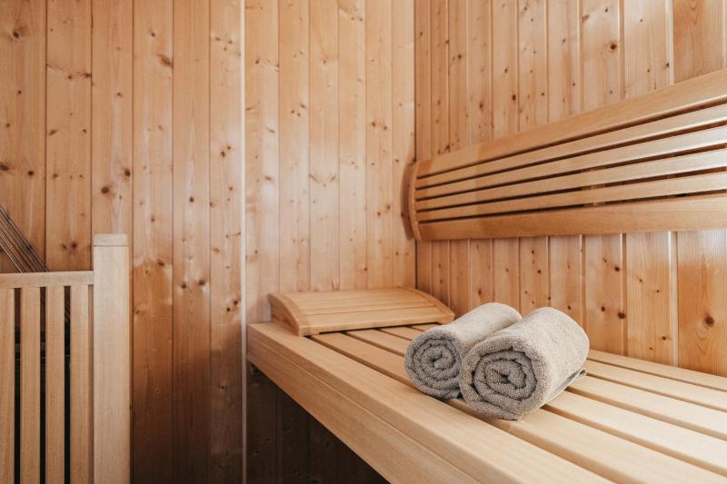 Suite with Sauna image 3