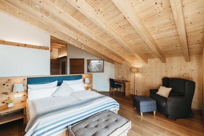 Suite with Sauna image 4