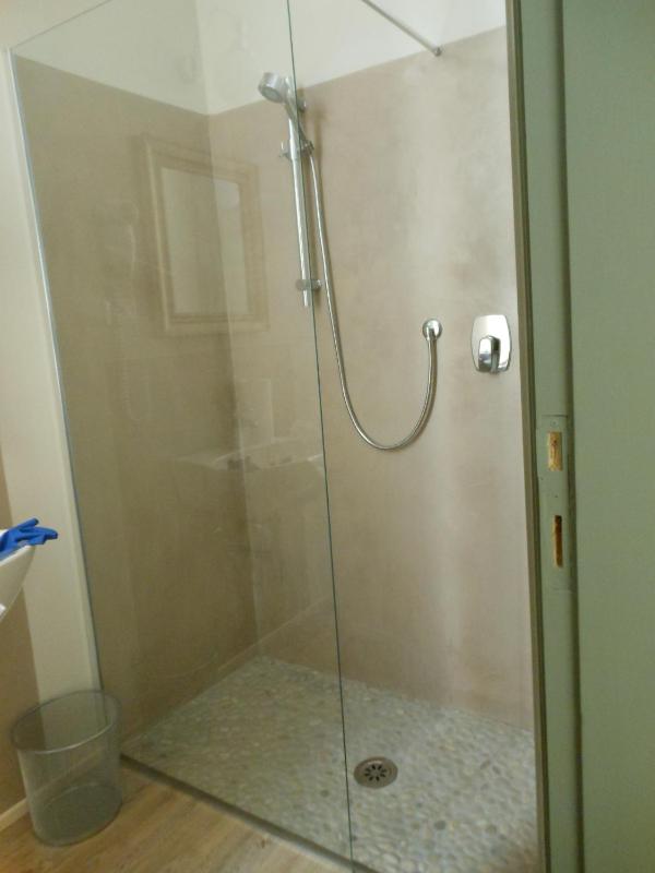 Twin Room with Private Bathroom image 1