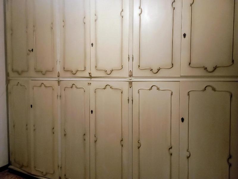 Single Room with Shared Bathroom image 4
