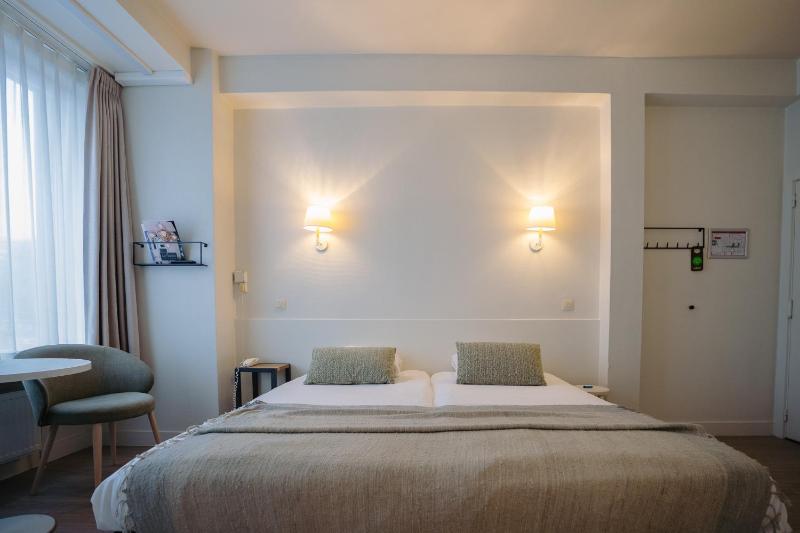 Standard Double Room with Harbour View image 1
