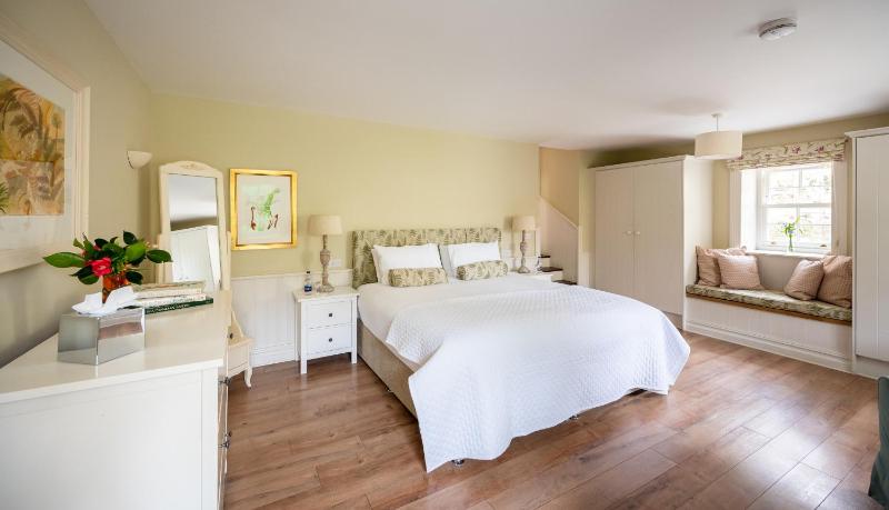Deluxe Double Room image 1