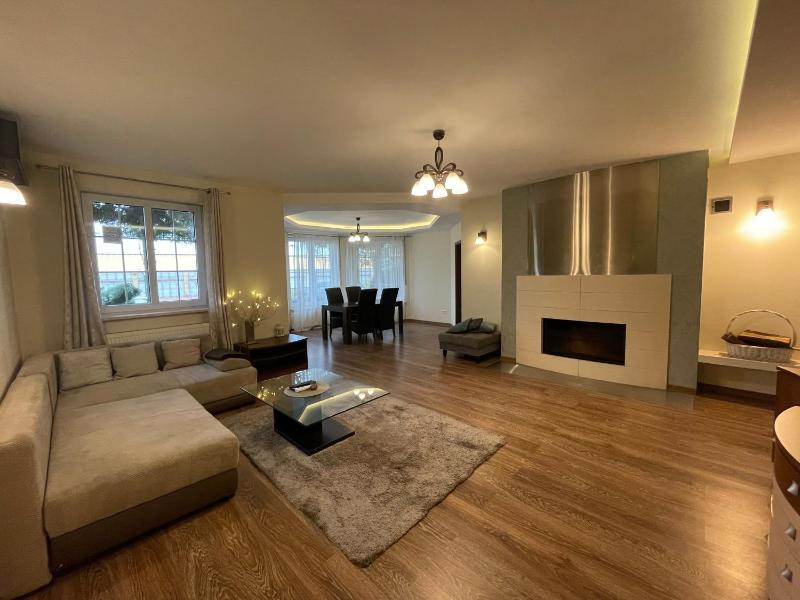 One-Bedroom Premium Apartment image 4