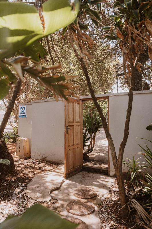 Caza Beach Guesthouse - image 10