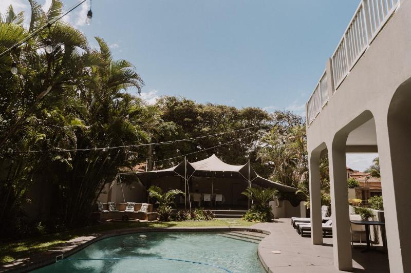 Caza Beach Guesthouse - image 3