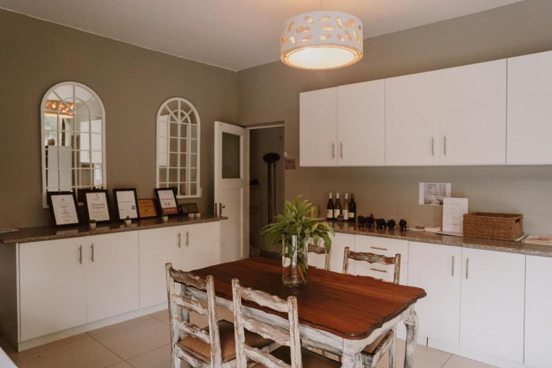 Caza Beach Guesthouse - image 8