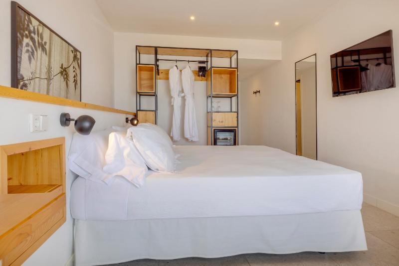 Double or Twin Room with Balcony image 1