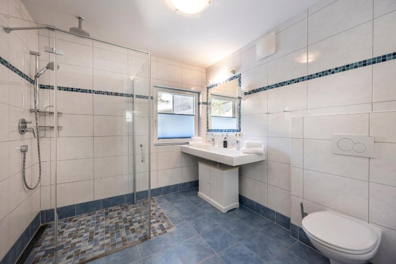 Apartment with Four Bedrooms image 4