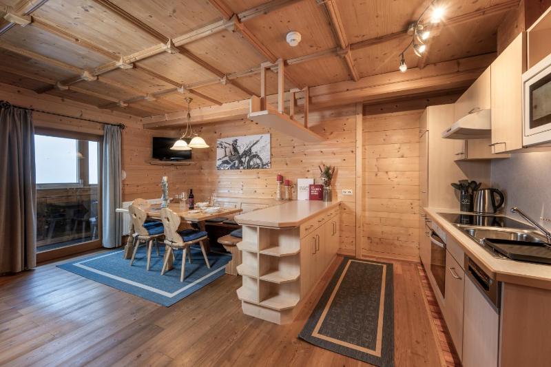 Apartment with Four Bedrooms image 3