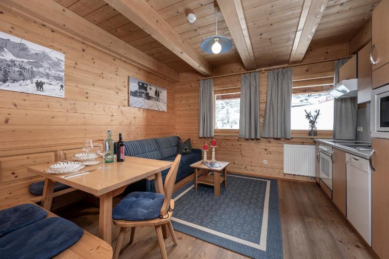 One-Bedroom Apartment image 4