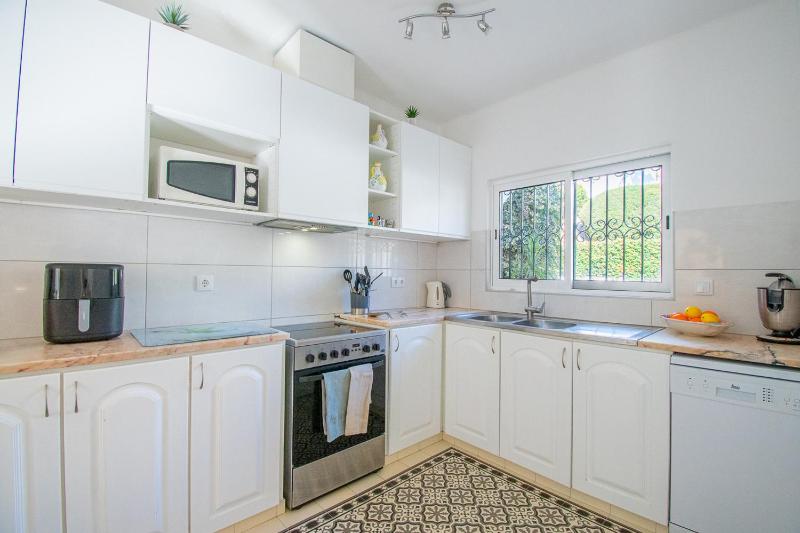 99 ADM Casa Mendes - Fabulous townhouse - image 14