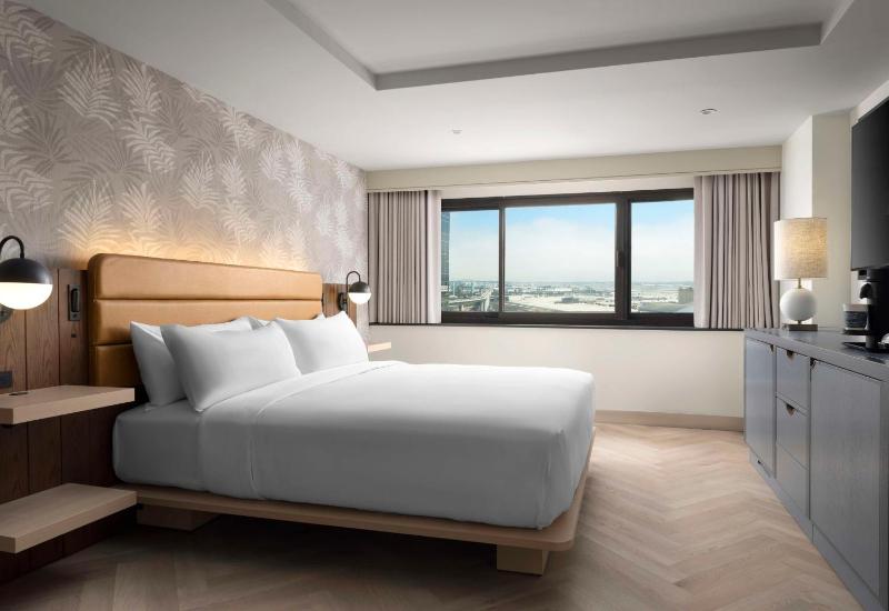 One Bedroom Suite - King image 4